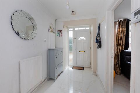 3 bedroom terraced house for sale, Pemberton Road, Slough