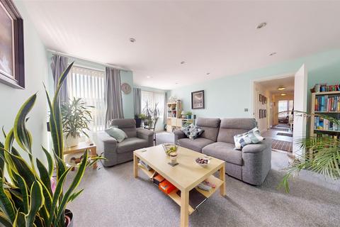 2 bedroom apartment for sale, Ferry Court, Cardiff CF11