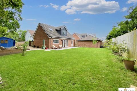 3 bedroom detached bungalow for sale, Bridwell Crescent, Uffculme, Cullompton