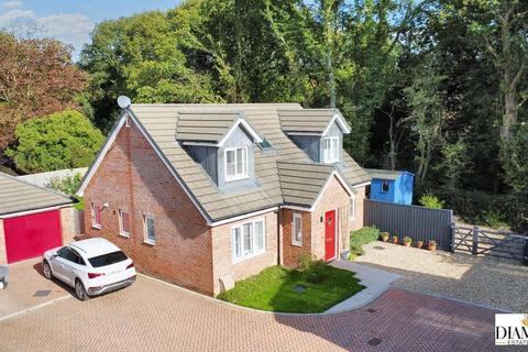 3 bedroom detached bungalow for sale, Bridwell Crescent, Uffculme, Cullompton