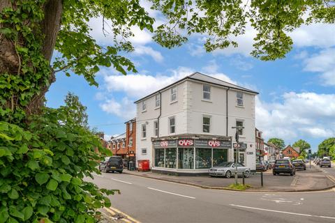 3 bedroom maisonette for sale, Brighton Road, Horley