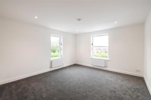 3 bedroom maisonette for sale, Brighton Road, Horley