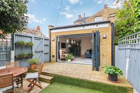 1 Queens Road, Morden, SM4 5DF