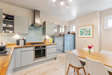1 Queens Road, Morden, SM4 5DF