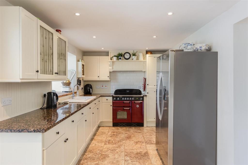 Dale Cottage Kitchen-2[1].jpg