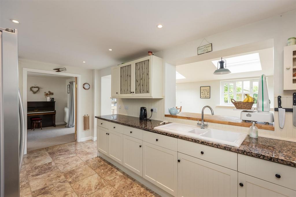 Dale Cottage Kitchen-3[1].jpg