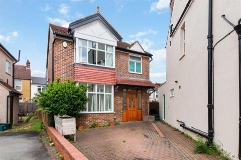 3 bedroom house for sale, Adela Avenue, Motspur Park KT3