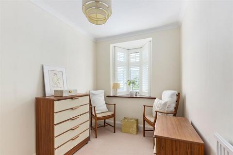 116 Westway, London, SW20 9LS