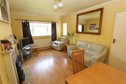 2 bedroom maisonette for sale, Queens Grove Road, North Chingford