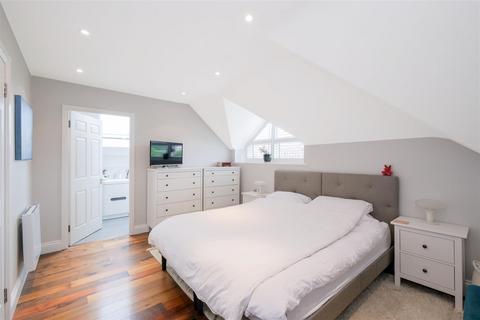 3 bedroom apartment for sale, Beatrice Court, Buckhurst Hill