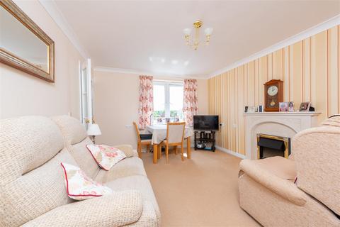 1 bedroom apartment for sale, Alma Road, Windsor