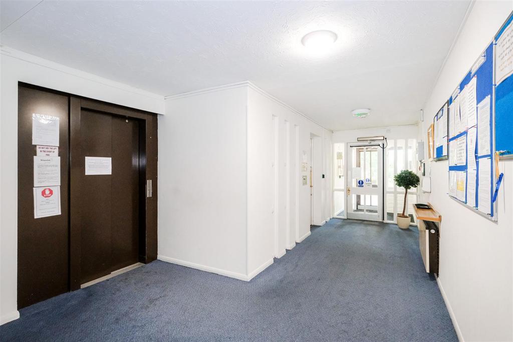 6 Ennerdale Court-23.JPG