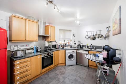 2 bedroom detached house for sale, Alveston Square, South Woodford