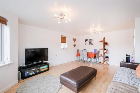 37 Alveston Square, London, E18 1AQ