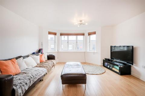 37 Alveston Square, London, E18 1AQ