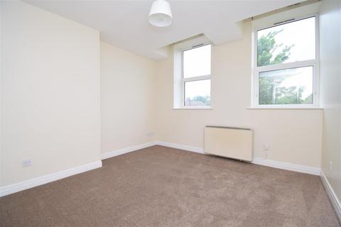 1 bedroom property to rent, The Gables, Wakefield WF1