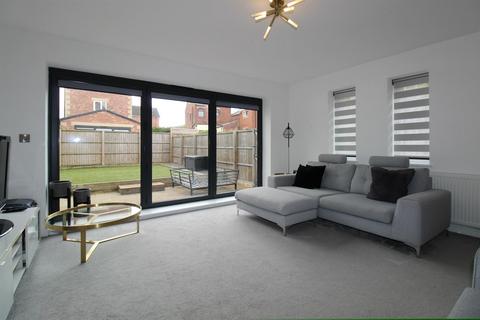 5 bedroom detached house for sale, The Sidings, Ossett WF5