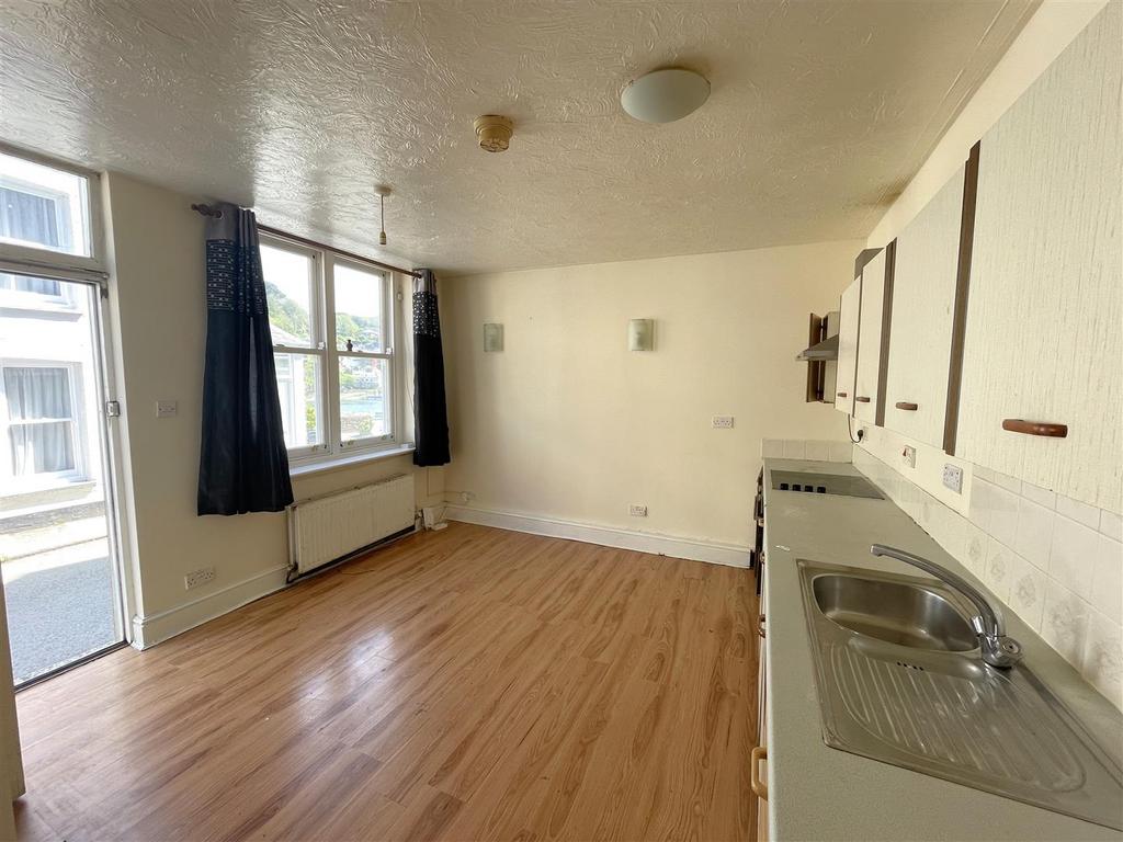 Living room 2.JPG