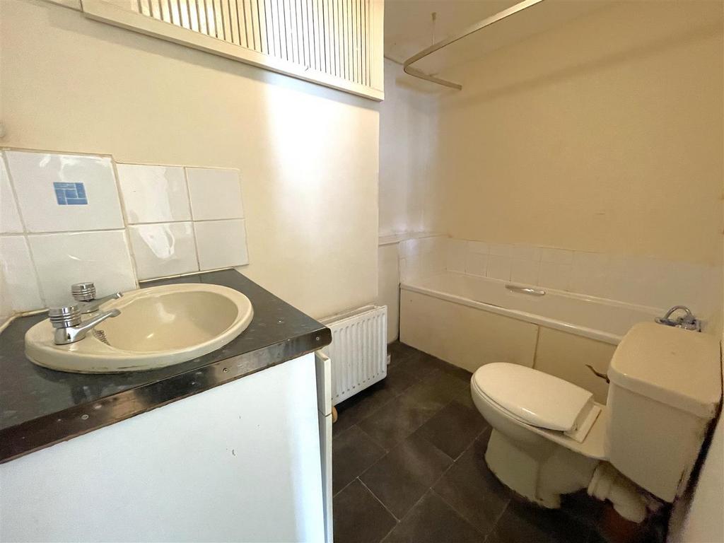 Bathroom.JPG