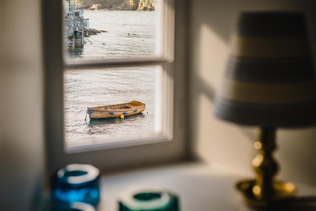 Waterfront-house-23.jpg