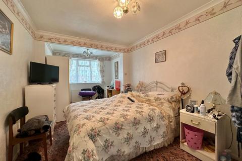 11 Grasscroft, Northampton, NN2 8QH