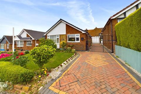 2 bedroom detached bungalow for sale, Upminster Drive, Nottingham NG5