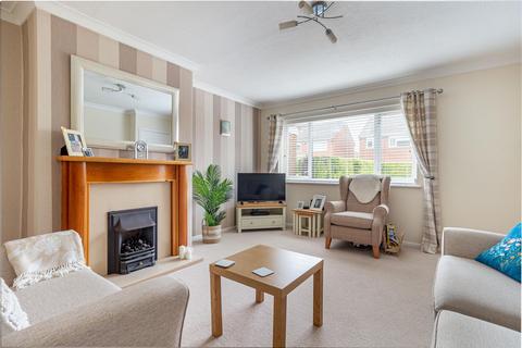 3 bedroom terraced house for sale, Barnes Way, Worcester