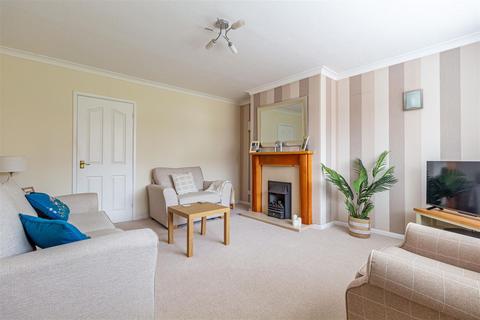 3 bedroom terraced house for sale, Barnes Way, Worcester