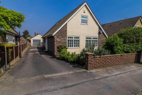 4 bedroom detached house for sale, Elmwood Drive, Walton WF2