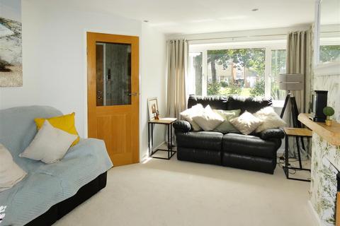 3 bedroom semi-detached house for sale, Kirdford Close, Rustington BN16