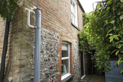 3 bedroom cottage to rent, Queen Street, West Sussex BN18