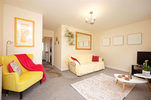 9 Armon Close, Barrow-in-furness, LA13 0SY