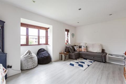 Flat 7, Tattershall Court Osbourne Road, Dartford, DA2 6RU
