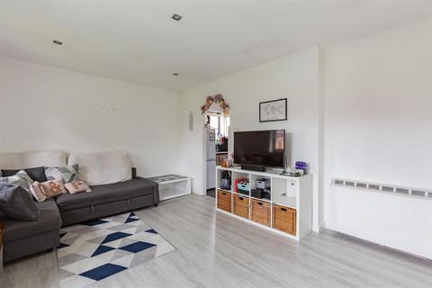 Flat 7, Tattershall Court Osbourne Road, Dartford, DA2 6RU
