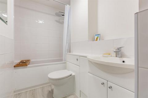 Flat 7, Tattershall Court Osbourne Road, Dartford, DA2 6RU