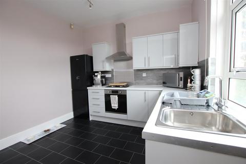 53 Hatfield Road, Bradford, BD2 4QX