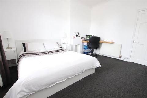 53 Hatfield Road, Bradford, BD2 4QX