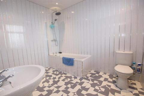 53 Hatfield Road, Bradford, BD2 4QX