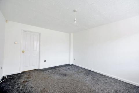 3 bedroom semi-detached house to rent, Verona Avenue, Colwick, Nottingham, NG4 2BN