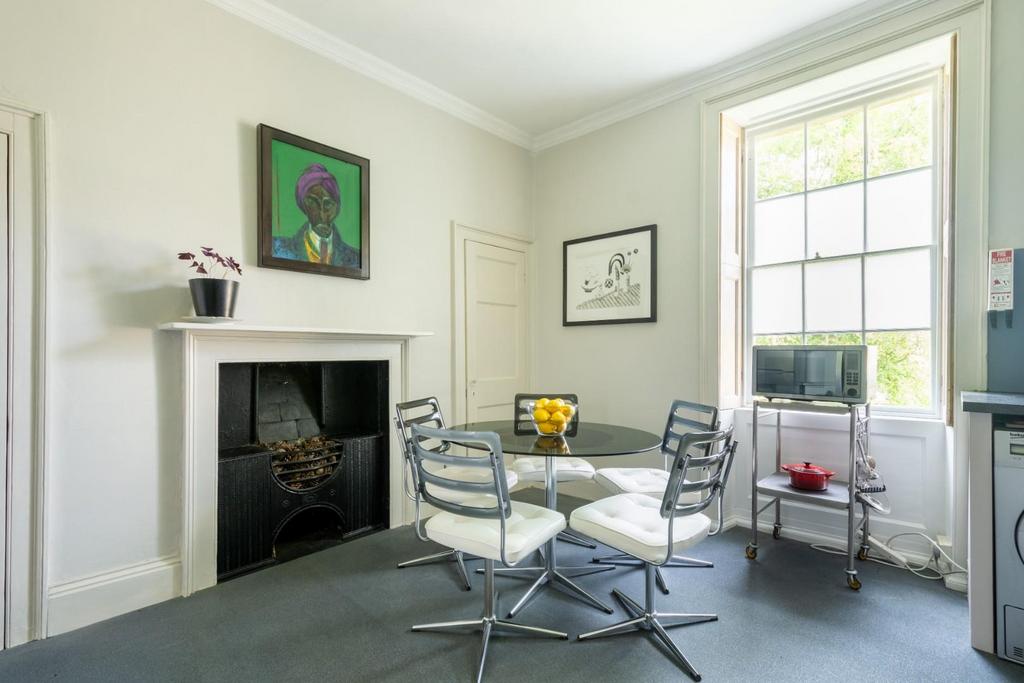 Flat B Lambridge Grange BA1 8 BE-20.jpg