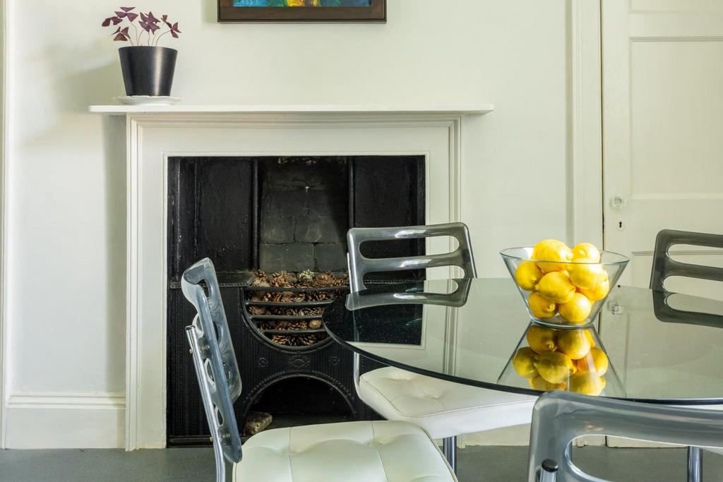Flat B Lambridge Grange BA1 8 BE-24.jpg