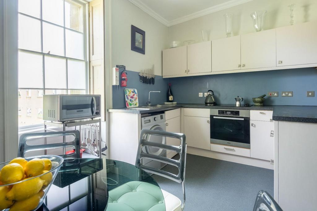 Flat B Lambridge Grange BA1 8 BE-22.jpg