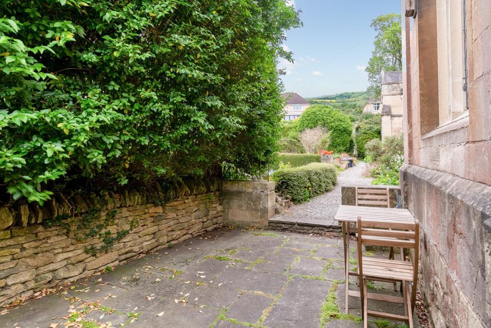 6 St. Stephens Place, Bath BA1 5 PJ-13.jpg