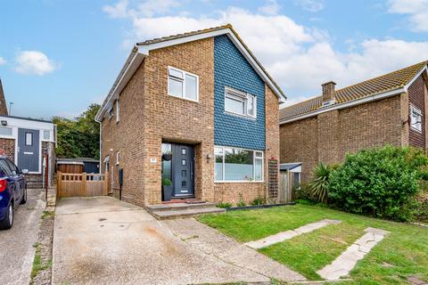 4 bedroom detached house for sale, Balmoral Close, Seaford