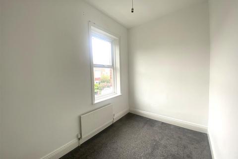 3 bedroom apartment to rent, Grafton Road, Whitley Bay
