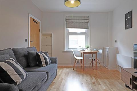 1 bedroom flat for sale, Garlands Road, Redhill