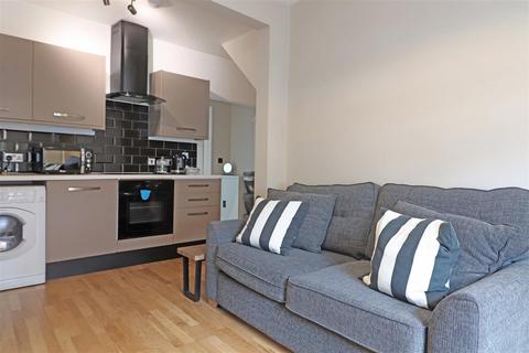 1 bedroom flat for sale, Garlands Road, Redhill