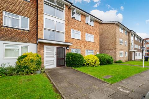 2 bedroom apartment for sale, Westbourne Avenue, Cheam, Sutton