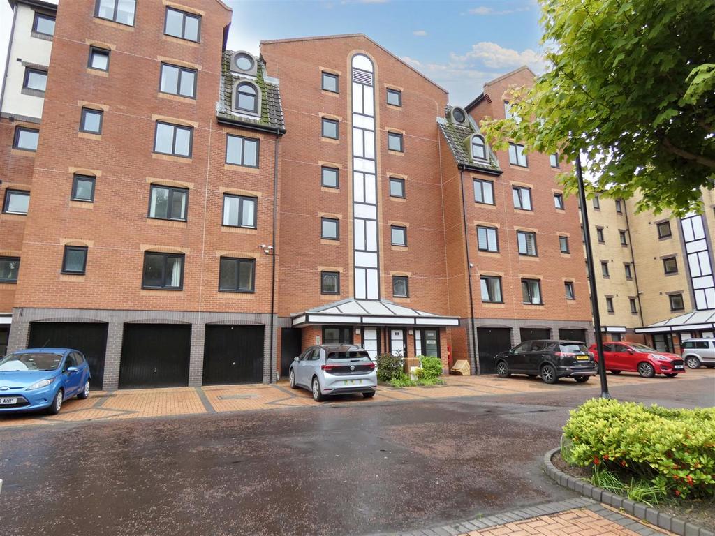 Dolphin Quay, North Shields 2 bed apartment for sale £145,000