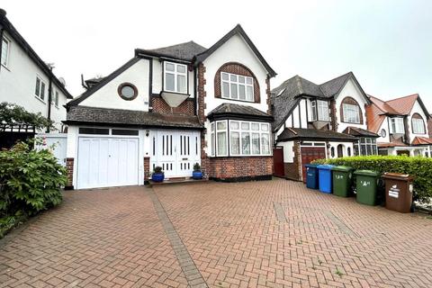 5 bedroom detached house to rent, Dukes Avenue, Edgware, HA8